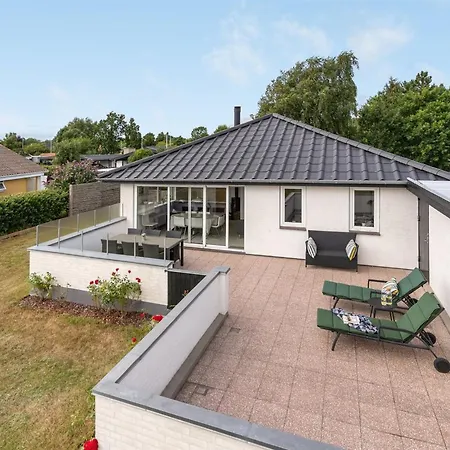Holiday home Mayla - 50m From The Sea In Se Jutland By Interhome