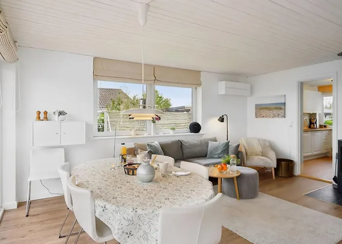 Holiday home Mayla - 50m From The Sea By Interhome *